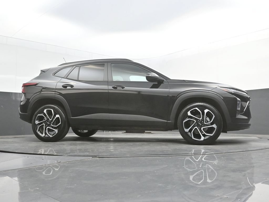 Used 2025 Chevrolet Trax RS w/ Driver Confidence Package FWD image 47