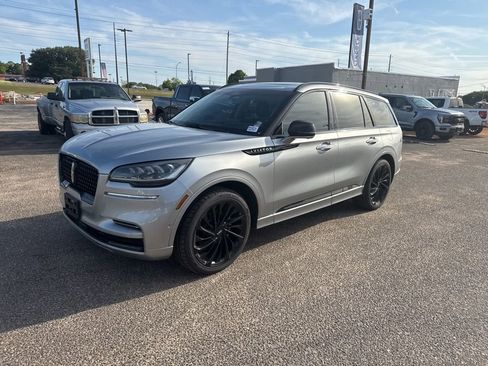 Used 2023 Lincoln Aviator Reserve w/ Equipment Group 201A image 5