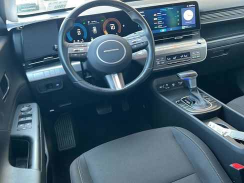 Used 2025 Hyundai Kona SEL image 18