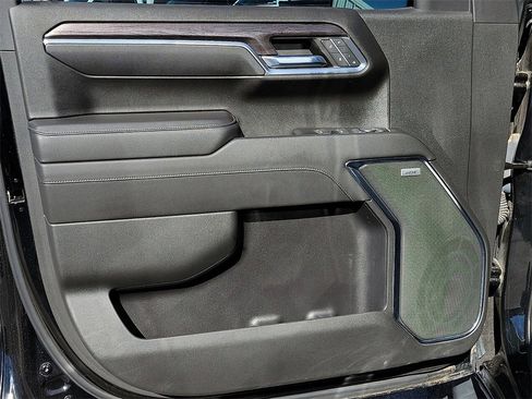 Used 2022 Chevrolet Silverado 1500 LTZ image 11