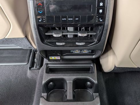 Certified 2021 Jeep Grand Cherokee L Limited image 32