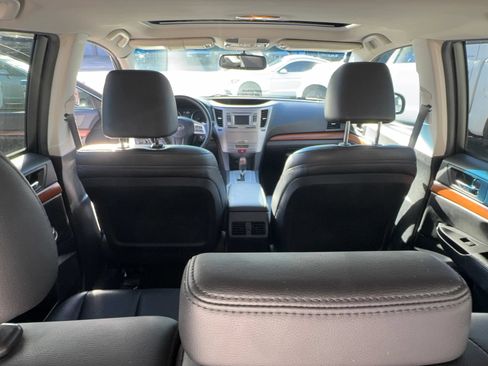 Used 2013 Subaru Outback 2.5i Limited w/ Moonroof Pkg AWD/4WD image 16