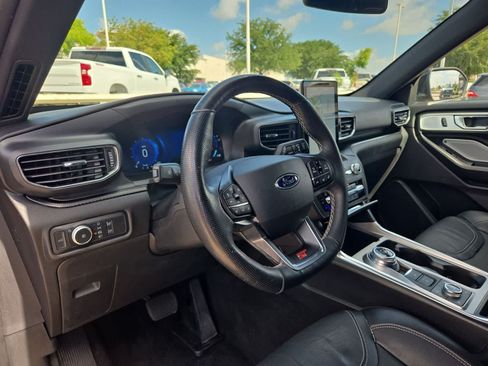 Used 2020 Ford Explorer ST w/ Premium Technology Package AWD/4WD image 2