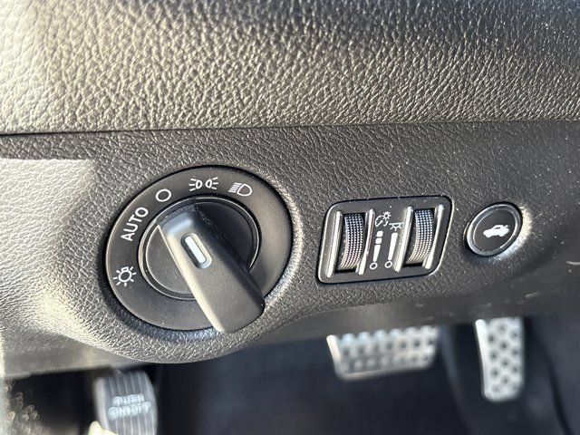 Used 2023 Dodge Challenger R/T RWD image 19
