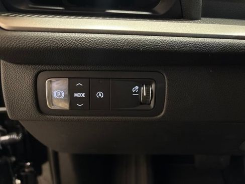 Used 2026 Chevrolet Traverse LT w/ Driver Confidence Package FWD image 14
