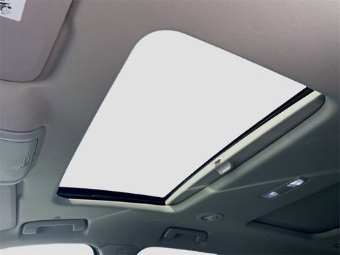 Used 2019 Buick Enclave Premium w/ Experience Buick Package image 17