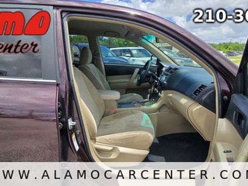 Used 2013 Toyota Highlander FWD image 12