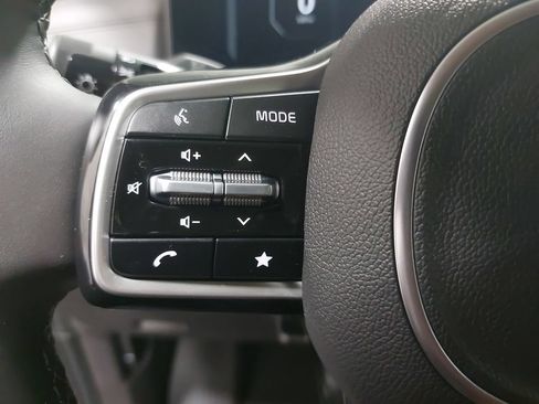 Used 2026 Kia Carnival SX w/ SX Dark Edition Package FWD image 18