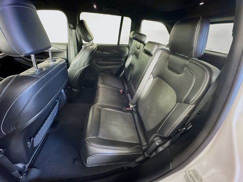 Used 2023 Jeep Grand Cherokee Altitude AWD/4WD image 26