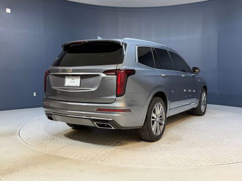 Used 2021 Cadillac XT6 Premium Luxury image 9