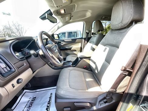 Used 2020 GMC Canyon SLE w/ Elevation Edition image 18