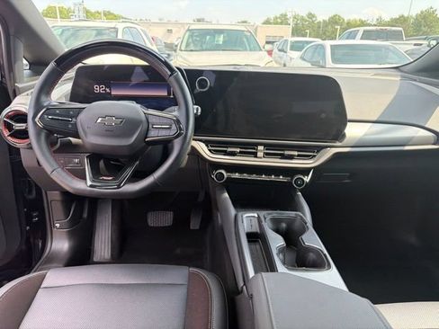 Used 2024 Chevrolet Equinox EV RS FWD image 22