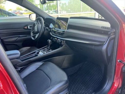 Used 2025 Jeep Compass Trailhawk AWD/4WD image 21