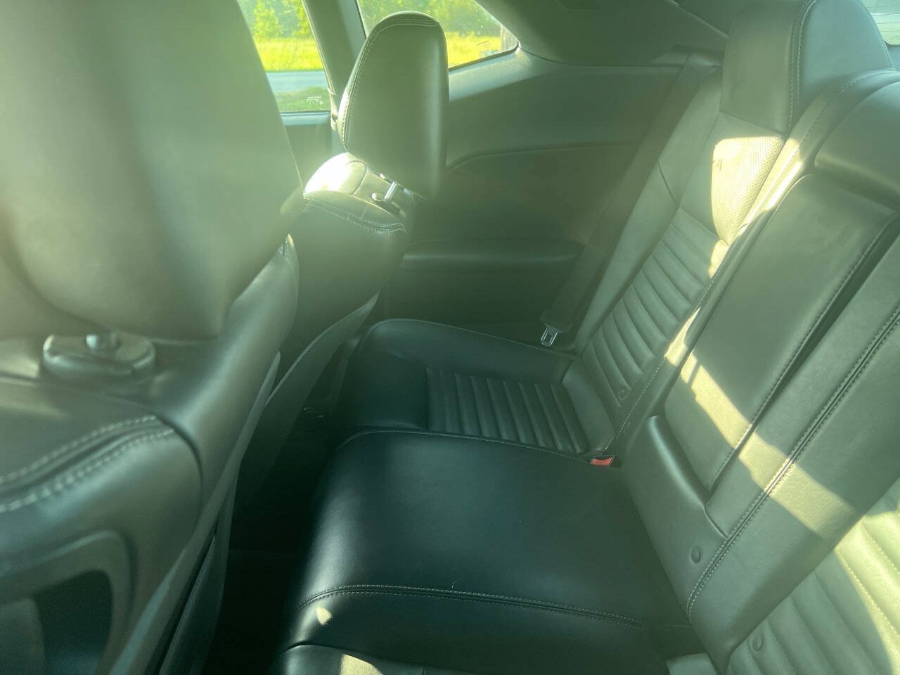 Used 2011 Dodge Challenger RWD image 15