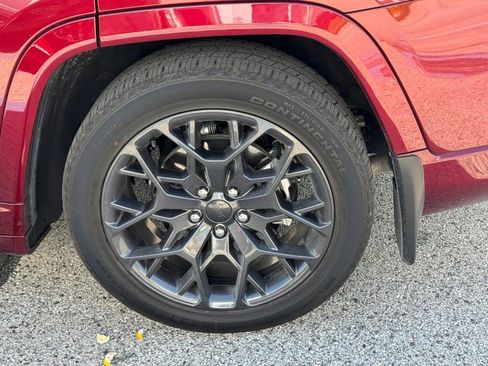 Used 2025 Jeep Grand Cherokee L Summit w/ Advanced Protech Group IV AWD/4WD image 10