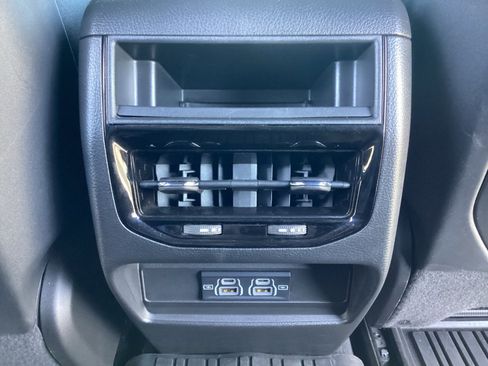 Used 2024 Jeep Grand Cherokee Laredo X image 27