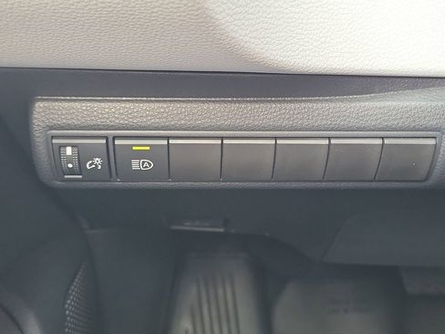 Used 2025 Toyota Corolla SE w/ SE Premium Package FWD image 17