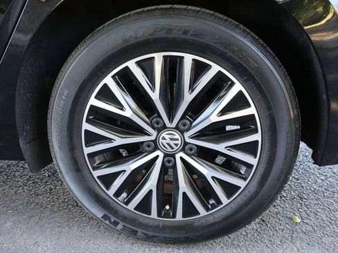 Used 2021 Volkswagen Jetta SE FWD image 42