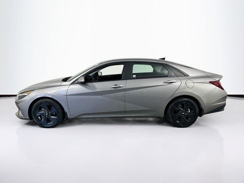 Used 2023 Hyundai Elantra SEL FWD image 8