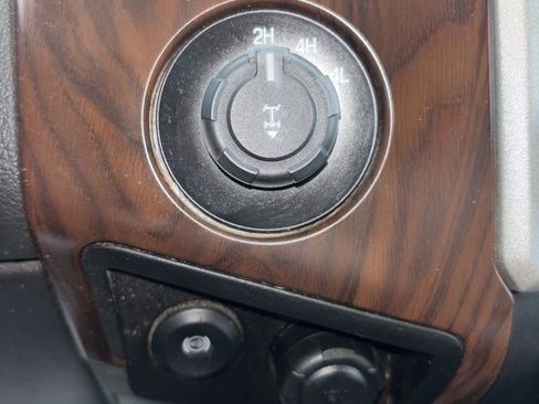 Used 2015 Ford F350 Lariat w/ Lariat Ultimate Package image 22