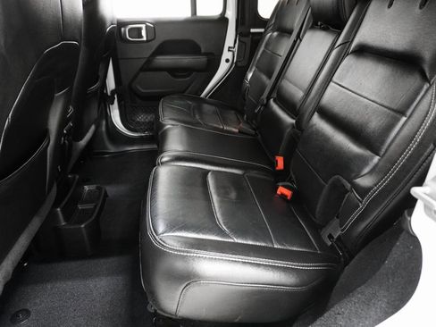 Certified 2019 Jeep Wrangler Unlimited Sahara image 15