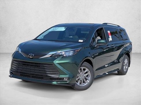 New 2026 Toyota Sienna XLE image 1