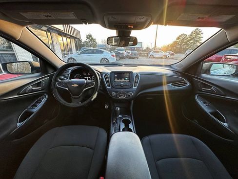 Used 2017 Chevrolet Malibu LS image 15