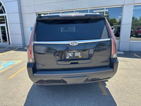 Used 2017 Cadillac Escalade Luxury AWD/4WD image 8