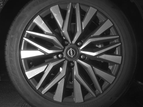 Used 2025 Nissan Altima 2.5 SV image 13