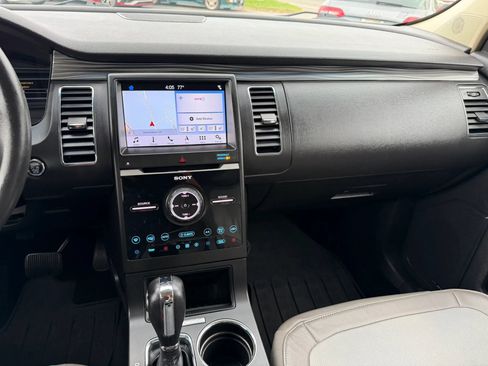 Used 2019 Ford Flex Limited w/ Equipment Group 301A FWD image 18