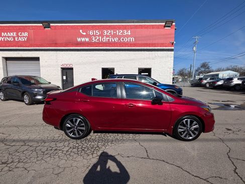 Used 2021 Nissan Versa SR image 5