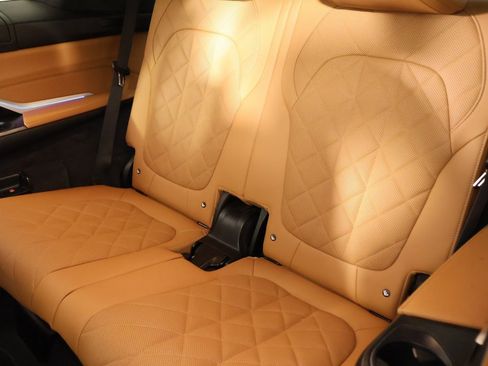 Used 2024 BMW X7 xDrive40i w/ M Sport Package image 14