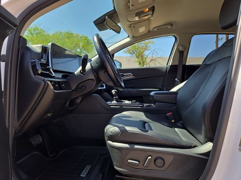 Used 2025 Kia Sportage EX FWD image 16