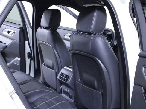 Used 2023 Land Rover Range Rover Velar R-Dynamic S image 13