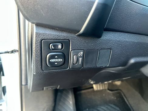 Used 2018 Toyota Corolla SE FWD image 13