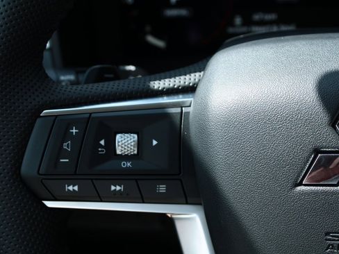 New 2025 Mitsubishi Outlander SE image 17