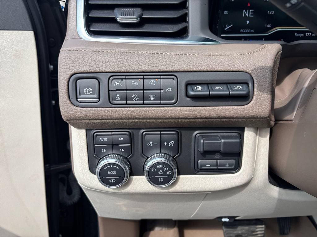 Used 2022 GMC Yukon XL Denali w/ Denali Reserve Package AWD/4WD image 19