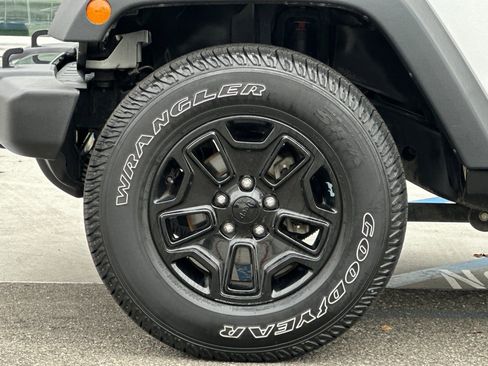 Used 2018 Jeep Wrangler Sport AWD/4WD image 23