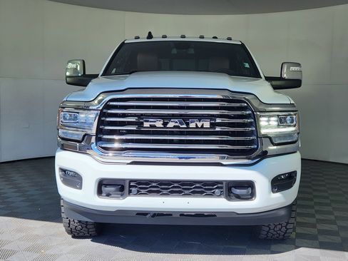 Used 2024 RAM 2500 Limited image 2