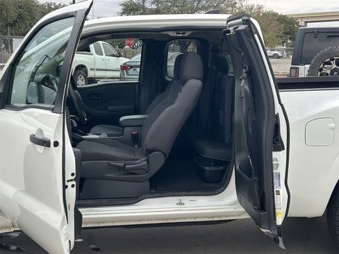 Used 2024 Nissan Frontier S w/ Technology Package image 16