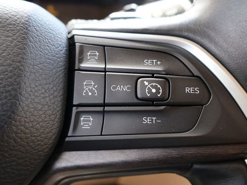 Used 2022 Jeep Grand Cherokee L Limited AWD/4WD image 51