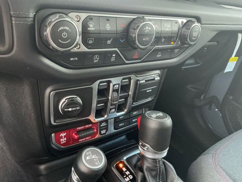 New 2026 Jeep Wrangler Unlimited Rubicon image 24