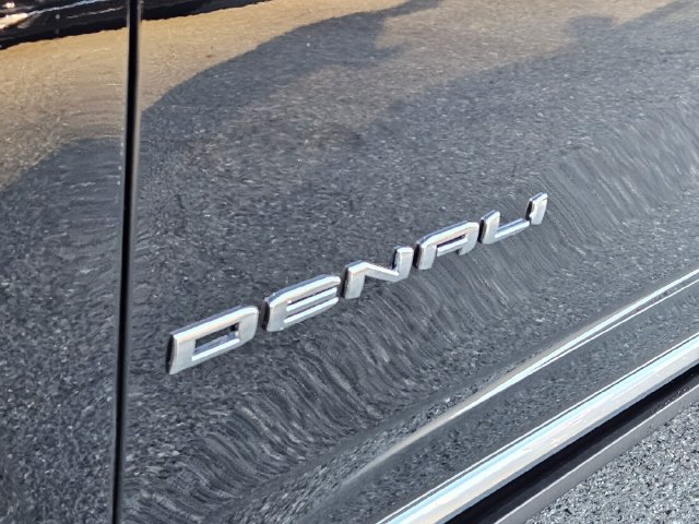 New 2026 GMC Yukon Denali w/ Denali Reserve Package AWD/4WD image 11