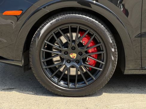 Used 2023 Porsche Cayenne GTS w/ Assistance Package AWD/4WD image 12