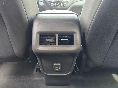 Used 2023 Chevrolet Equinox LT image 20