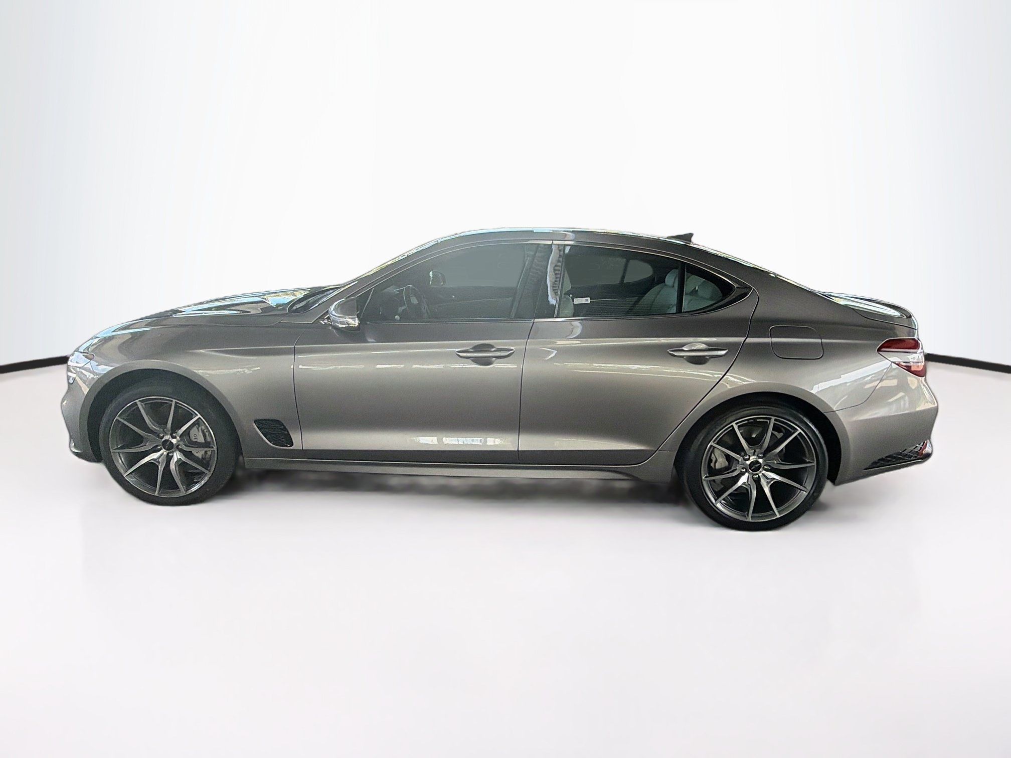 Used 2025 Genesis G70 2.5T AWD/4WD image 4