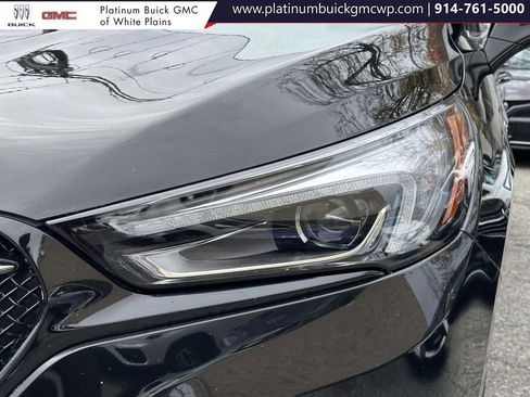 Used 2020 Buick Enclave Essence w/ Sport Touring Edition image 8