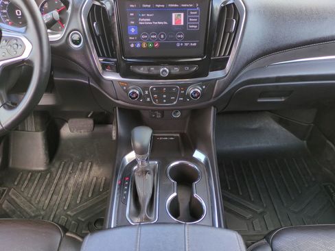 Used 2023 Chevrolet Traverse High Country FWD image 19