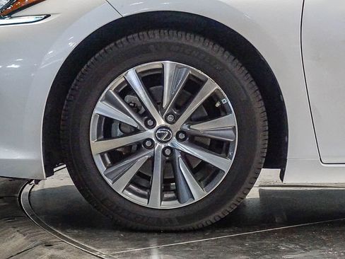 Used 2021 Lexus ES 300h w/ Accessory Package 2 image 9