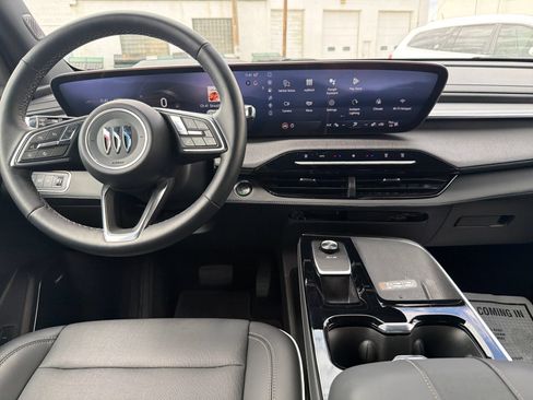 Used 2025 Buick Enclave Preferred FWD image 25